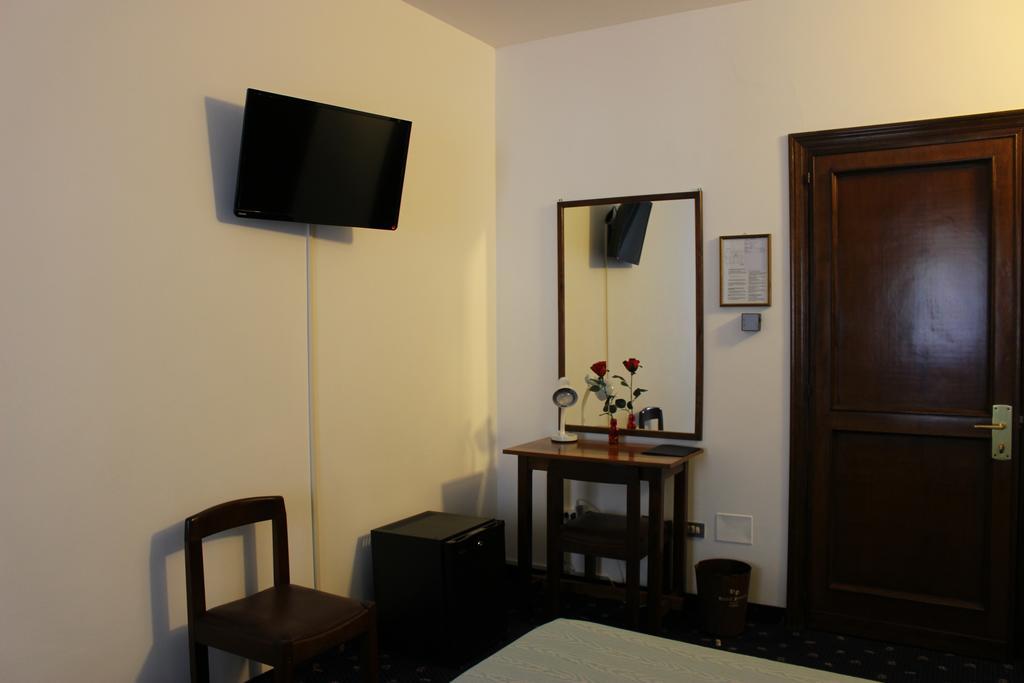 Hotel Pinolo Gubbio Exterior foto